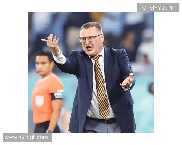 中国足球队教练组重组新战略助力球队崛起与发展展望